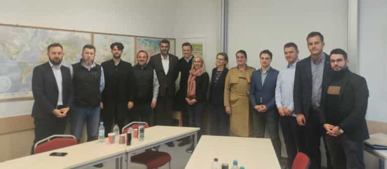 Predstavnici Memorijalnog centra Srebrenica s Adisom Ahmetovićem i bh. zajednicom u Berlinu